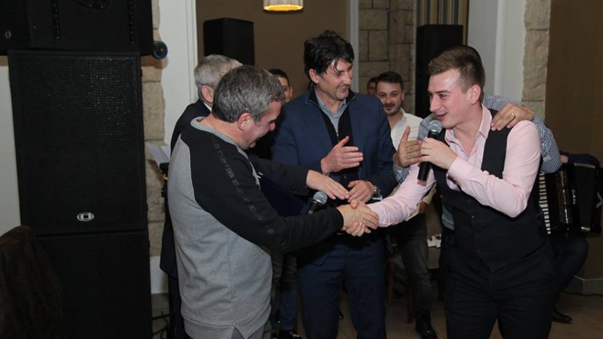 Hagi este fericit. Viitorul a sărbătorit cu lăutari titlul de campioană de toamnă