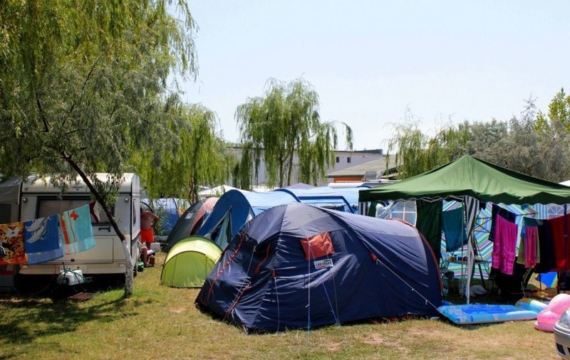 Hoții au dat lovitura într-un camping din Mamaia. Prejudiciul este de peste 10.000 de lei