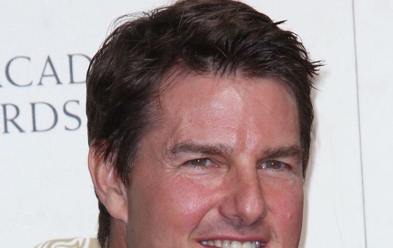 Tom Cruise, umflat de operații estetice?