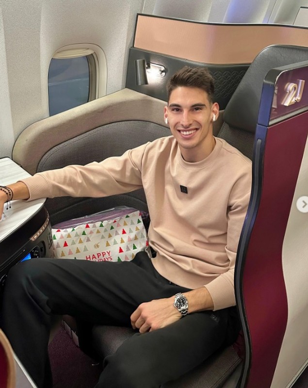 Victor Cornea a plecat din România. Anunțul făcut din avion de logodnicul Andreei Bălan: „Emoționat și pregătit pentru un nou sezon”