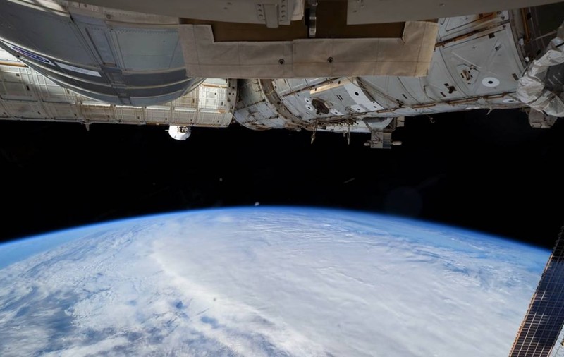 „Cercurile uriașe” care se văd din spațiu, semnul luptei pentru apă pe Pământ. Ce a văzut o astronaută de la 400 de kilometri altitudine