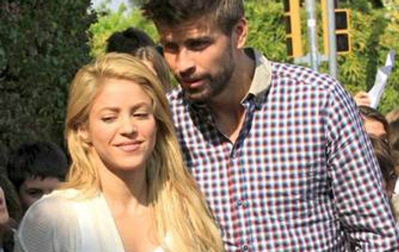 Shakira: Un fotbalist este ca un soldat, îl înţeleg şi îl sprijin pe Gerard Pique
