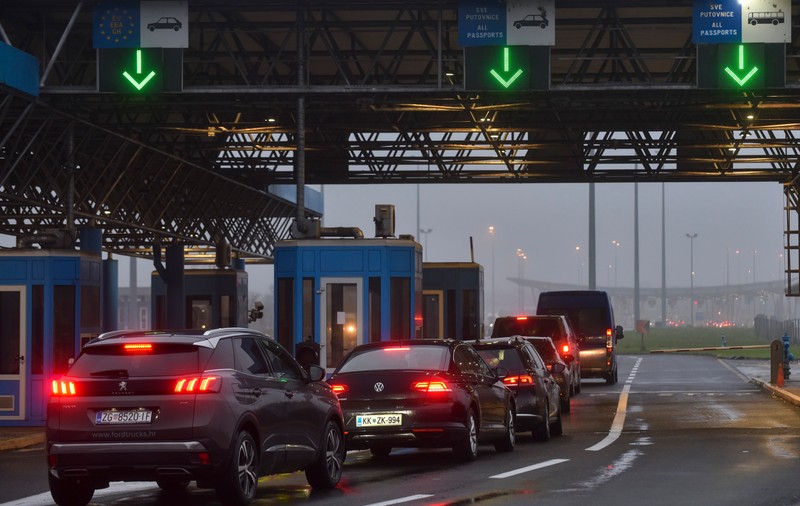Olanda dă undă verde aderării Bulgariei la spaţiul Schengen. Austria rămâne singura țară care se mai opune primirii României și Bulgariei