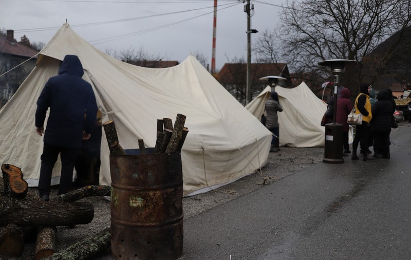 Kosovo solicită intervenția NATO după violențele din weekend cauzate de tensiunile etnice în creștere