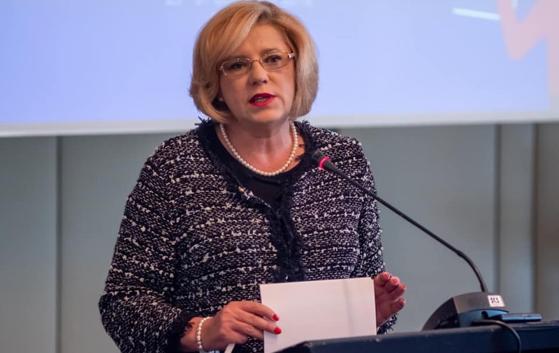 Avertisment al Corinei Creţu către Guvern: "România nu-și permite luxul nici măcar de a se gândi la ideea de a ieși din UE”. Ce îi cere premierului Dăncilă