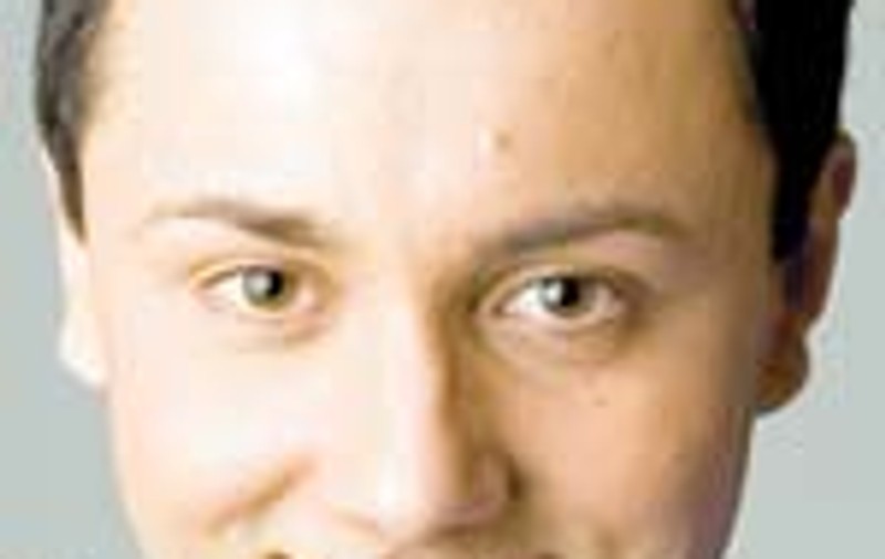 Catalin Maruta, fortat sa faca baie in direct, imbracat