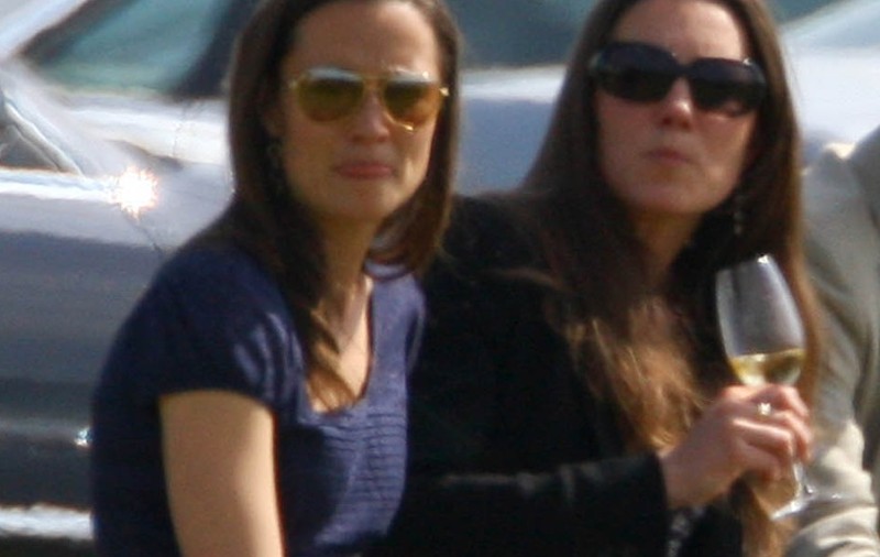 PIPPA TREBUIA SĂ FIE ÎN LOCUL LUI KATE? Destăinuiri din anii de şcoală ai surorilor Middleton