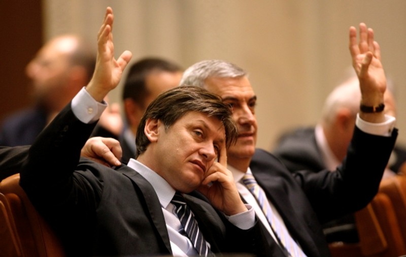 MOTIVUL pentru care PNL poate pierde alegerile! Ce-l sfătuieşte Călin Popescu Tăriceanu pe Crin Antonescu