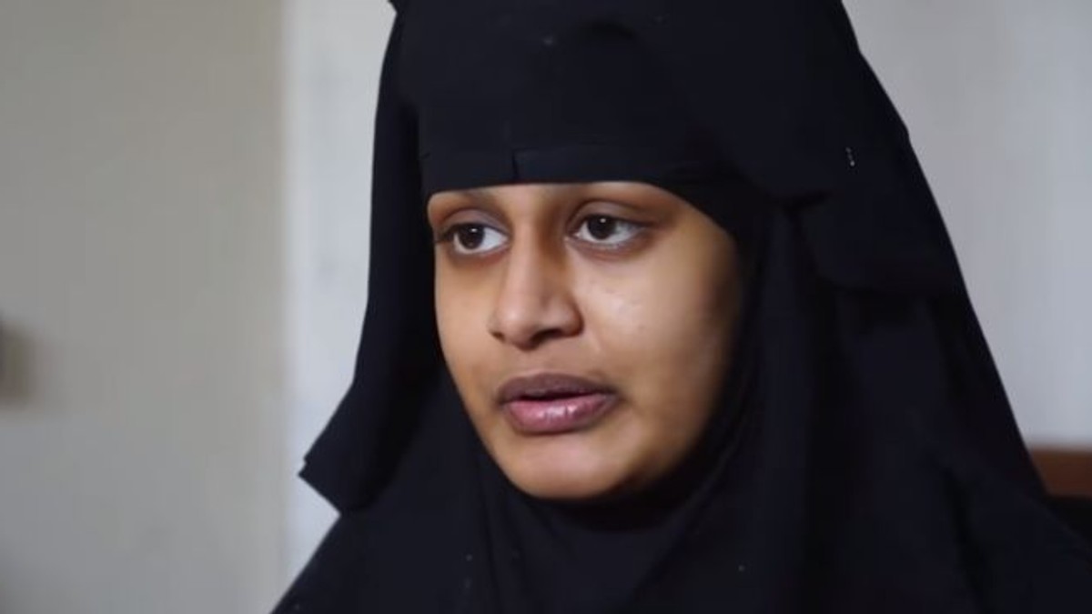 Eleva din Marea Britanie care a fugit ca să se alăture ISIS a rămas fără cetățenie britanică