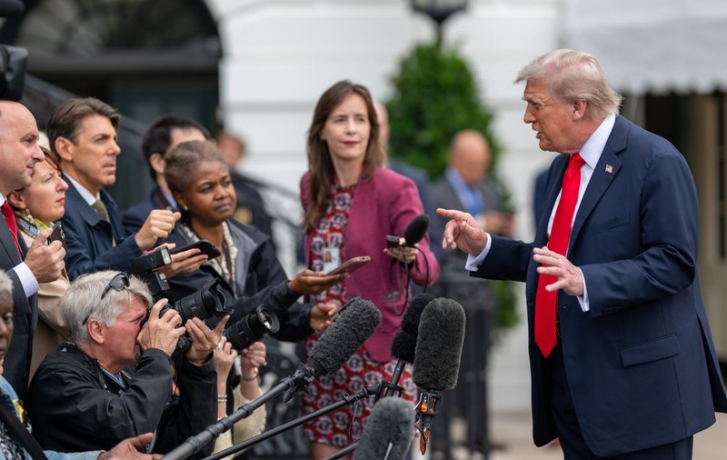 Donald Trump l-a amenințat pe ziaristul care l-a întrebat cu cât s-a îmbogățit de când e președinte: „O să-i spun despre tine”