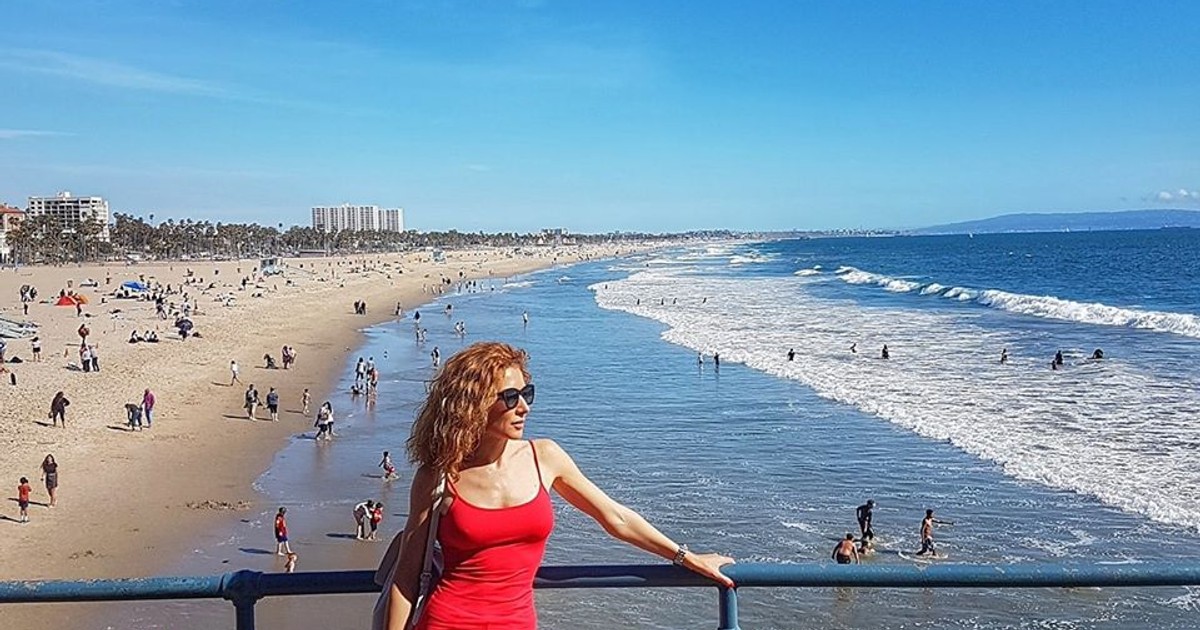 Carmen Brumă, perfectă în costum de baie. Și-a etalat trupul pe plajele din America | FOTO