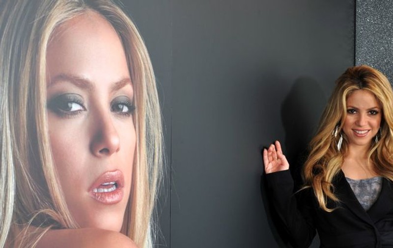 Shakira lansează albumul "She Wolf"
