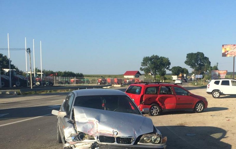 Și-a nenorocit familia într-un accident cumplit: bebeluș de 9 luni mort, soția și un alt copil, răniți