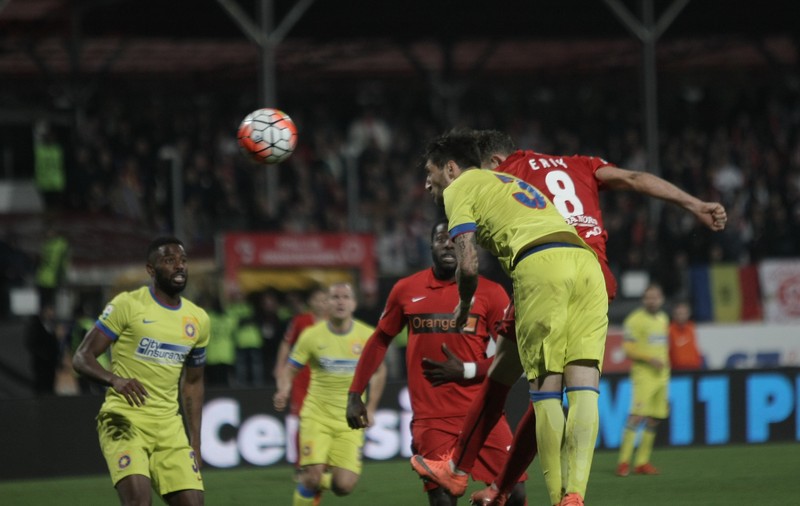 Tensiuni la Steaua. Campionii se critică între ei, după ce au scăpat victoria în finalul derby-ului cu Dinamo: ”Retragere inexplicabilă în repriza a doua. Bicfalvi a egalat, după o greșeală a lui Papp” / FOTO&VIDEO
