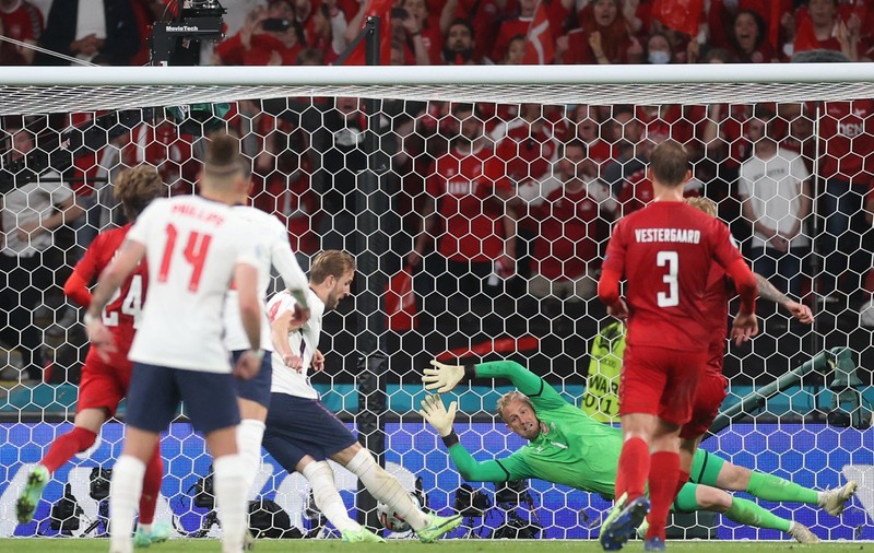 UEFA a deschis o investigație după penalty-ul controversat din partida Anglia -Danemarca