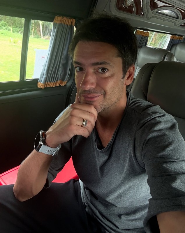 Radu Vâlcan a ajuns în Thailanda, la filmările Insula Iubirii sezonul 9. Ce i-a zis Adelei Popescu, care a rămas acasă: „Iubire, ca să îți răspund...”
