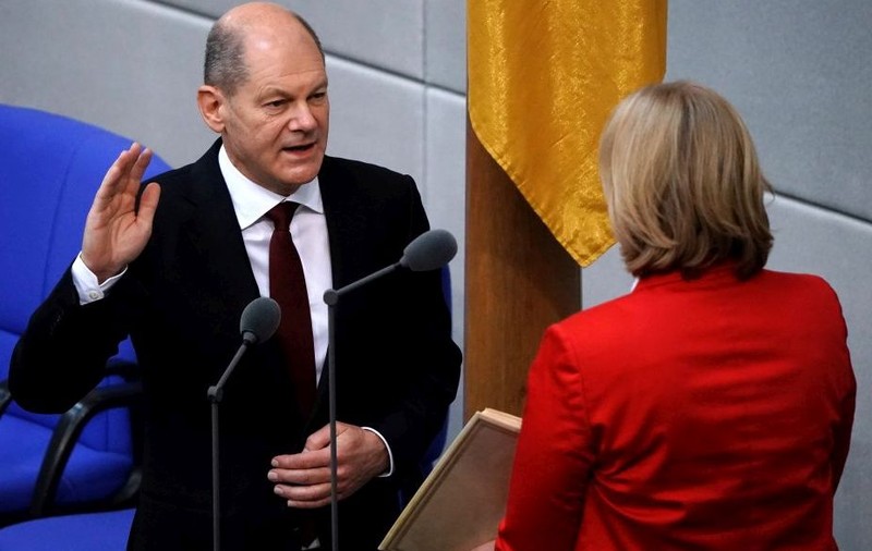 Social-democratul Olaf Scholz, învestit în funcția de cancelar al Germaniei. Era Merkel a luat sfârșit