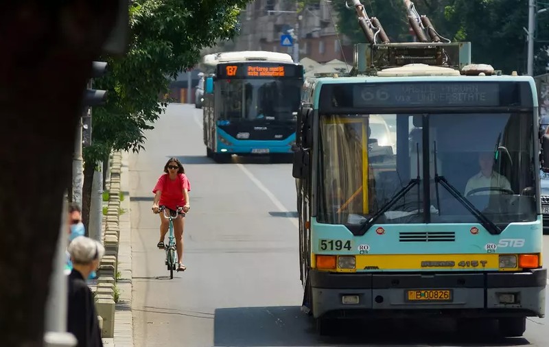 Aproape o mie de stații STB, cu panouri digitale. Primăria urmează să achiziționeze studiul de fezabilitate al proiectului