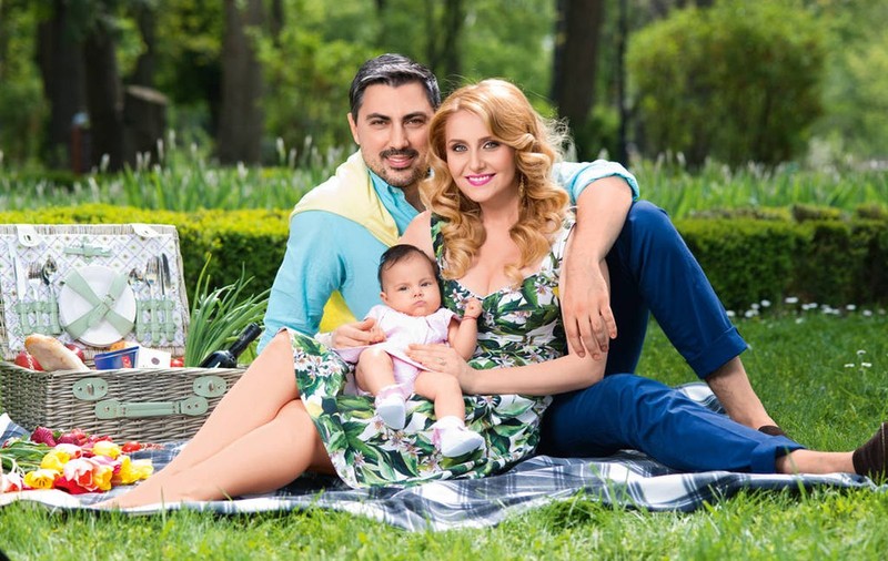 NICI cea MAI MICĂ DIFERENȚĂ! ELENA-CAROLINA seamănă PERFECT cu ALEXANDRU CIUCU!