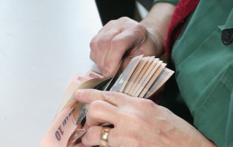 Peste 715.000 de români, pe lista neagră a băncilor