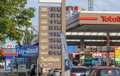 Berlin, Germania. 16 iunie 2022. În ciuda reducerii la combustibil, prețurile la motorină continuă să crească. Foto: Profimedia