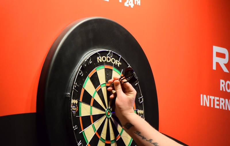 Pascaru ar putea ”pescui” un loc la Campionatul Mondial de darts
