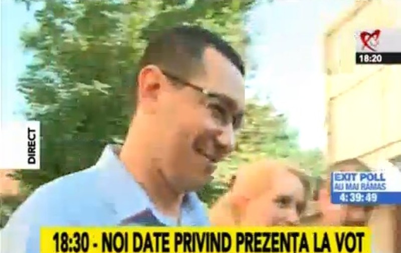 REFERENDUM 2012 | Victor Ponta, cu zâmbetul până la urechi, la vot. DE CE ERA AŞA DE FERICIT!