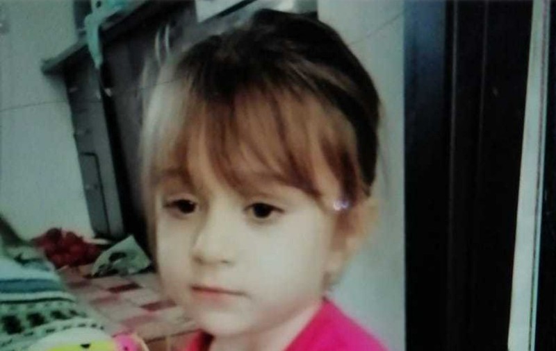 O fetiță de 5 ani din Buzău, căutată de familie și autorități, după ce a dispărut de acasă