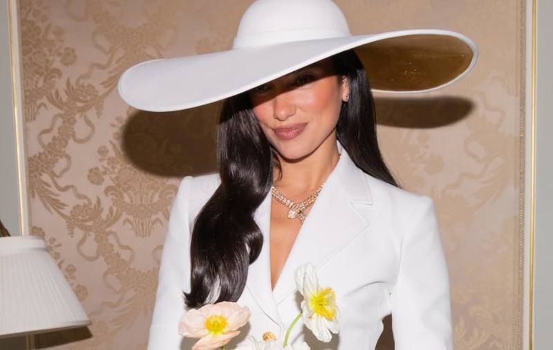 Dua Lipa a publicat primele fotografii de la nuntă. Artista s-a căsătorit cu Callum Turner în Londra