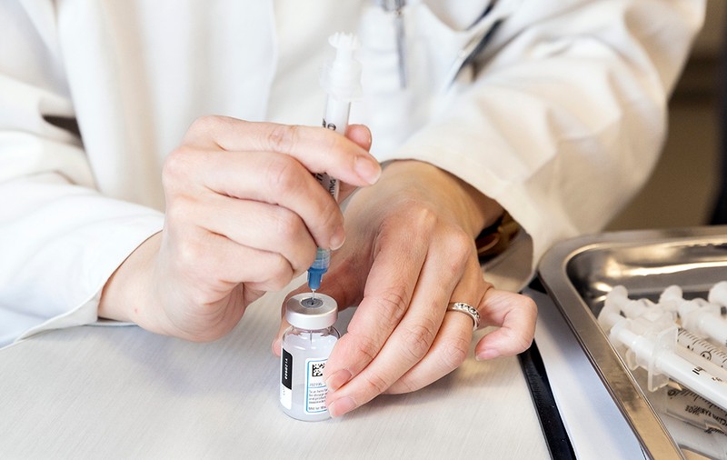 Anglia impune vaccinarea anti-COVID obligatorie pentru angajații din sănătate. „Trebuie să evităm răul ce poate fi prevenit”