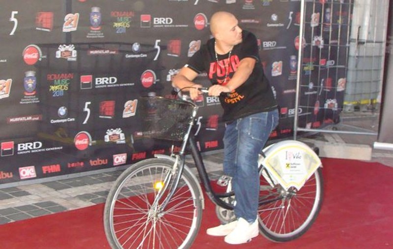 Puya, apariție inedită la Romanian Music Awards. Vezi cum a pășit pe covorul roșu!
