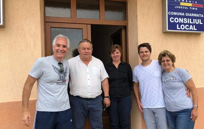 O familie de brazilieni a ajuns în Timiș pentru a-și descoperi originile. În Giarmata au găsit urmele străbunicilor