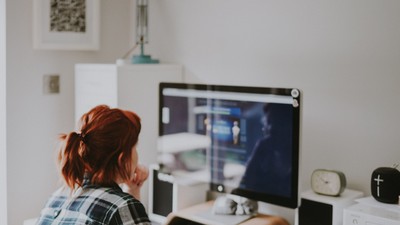 Începerea noului an universitar reactivează tinerii pe piața muncii