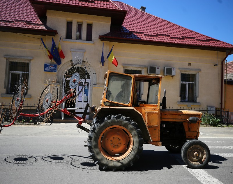 Reportaj | Premieră pentru democraţia din România. În comuna Dumbrăvița a fost referendum pentru demiterea primarului.  Nu a fost însă validat, din lipsă de cvorum