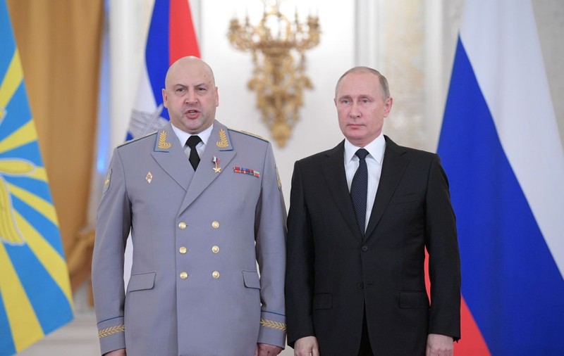 NY Times: Surovikin, „generalul Armaghedon”, suspectat că știa din timp de rebeliunea lui Prigojin. Teoria trădării lui Putin