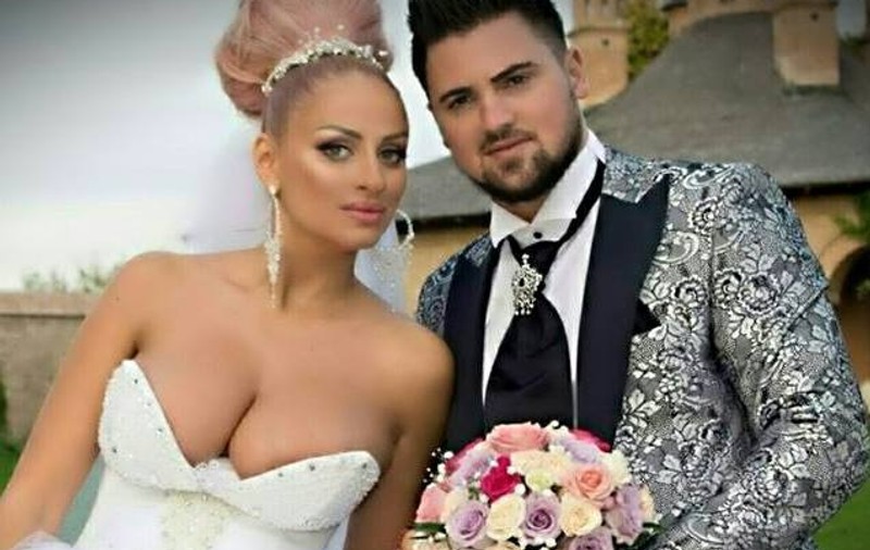 Sânziana Buruiană, cu sânii pe-afară şi în biserică. Cum a apărut în faţa preotului, la cununia religioasă