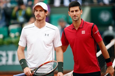 epa05347161 Andy Murray of Britain and Novak Djokovic of Serbia (R) pose prior their men's single final match at the French Open tennis tournament at Roland Garros in Paris, France, 05 June 2016. EPA/YOAN VALAT