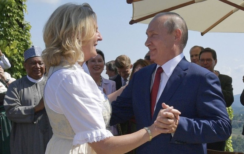 Un fost ministru din Austria riscă să rămână fără cetățenie: e acuzat de legături cu propaganda pro-Putin, după ce a făcut declarații controversate