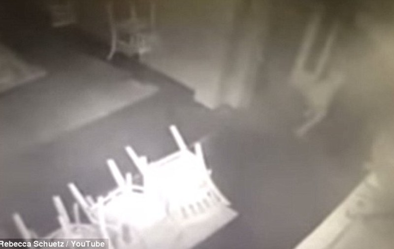VIDEO| Fantoma unei fetițe, surprinsă într-un restaurant. Ce a fost în locul respectiv cu 100 de ani în urmă