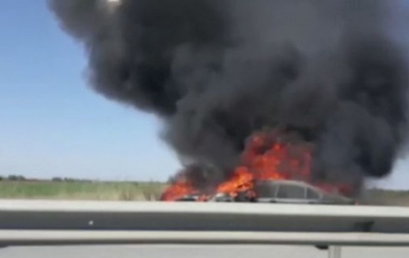 O maşină a luat foc pe Autostrada A1, pe sensul către Piteşti. Nu s-au înregistrat victime
