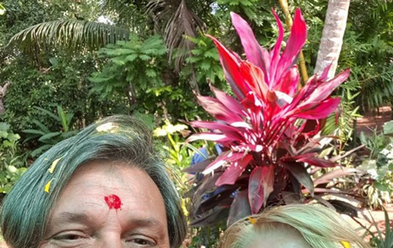 Croaziera cu surprize de Revelion. Cornel Galeș și blonda Vivi s-au căsătorit după ”ritul” indian