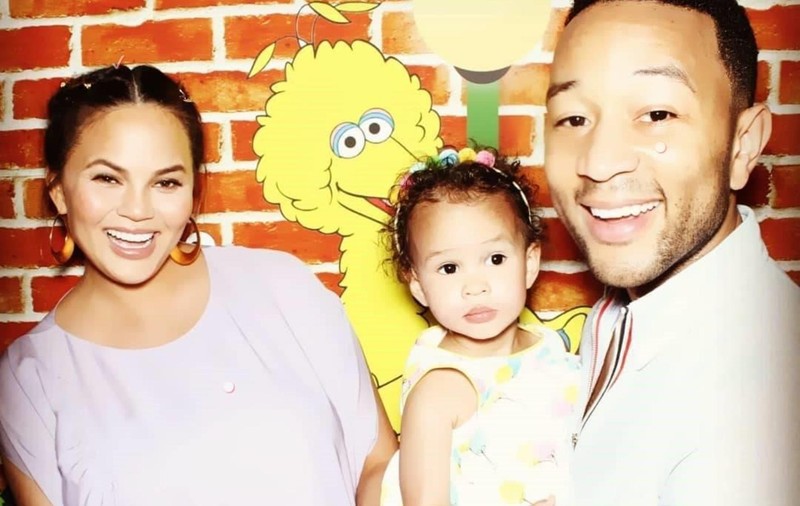 Chrissy Teigen și John Legend au devenit din nou părinți. Modelul a adus pe lume un băiețel