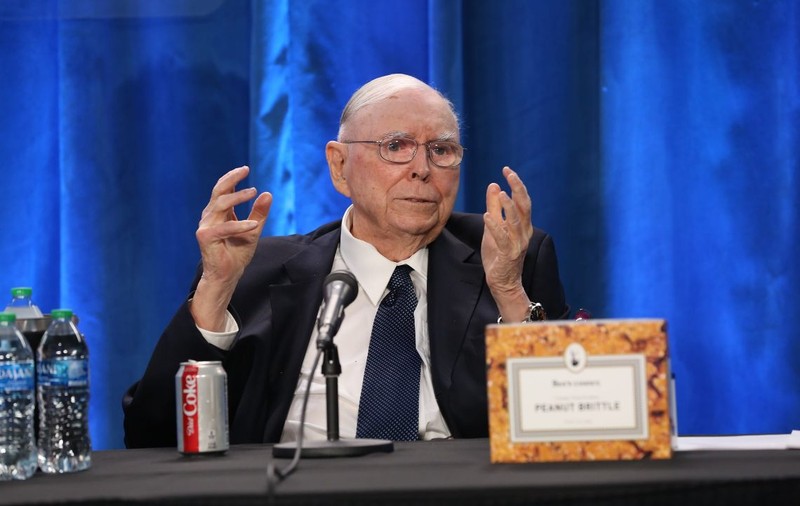 Charlie Munger, prietenul şi partenerul de afaceri al lui Warren Buffett, a murit. Miliardarul avea 99 de ani