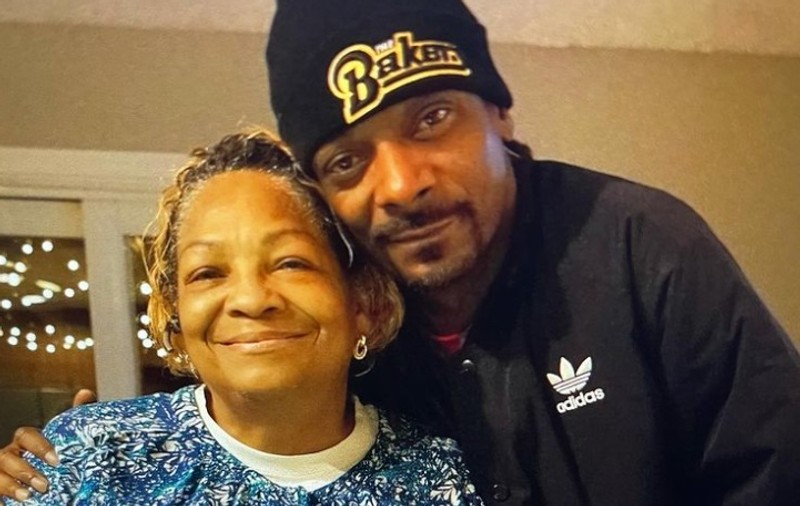 Mama lui Snoop Dogg a murit la 70 de ani. Mesajul rapperului: „Doamne, mi-ai dat un înger pe post de mamă”