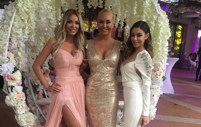 FOTO EXCLUSIV/ Bianca Drăgușanu a golit cardul pentru botezul fiicei sale. Uite cu ce preparate și-a întâmpinat invitații
