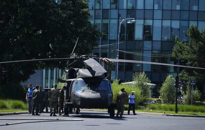 Ce se întâmplă cu ceremoniile de Ziua Aviației, după incidentul din Piaţa Charles de Gaulle. Anunțul făcut de MApN