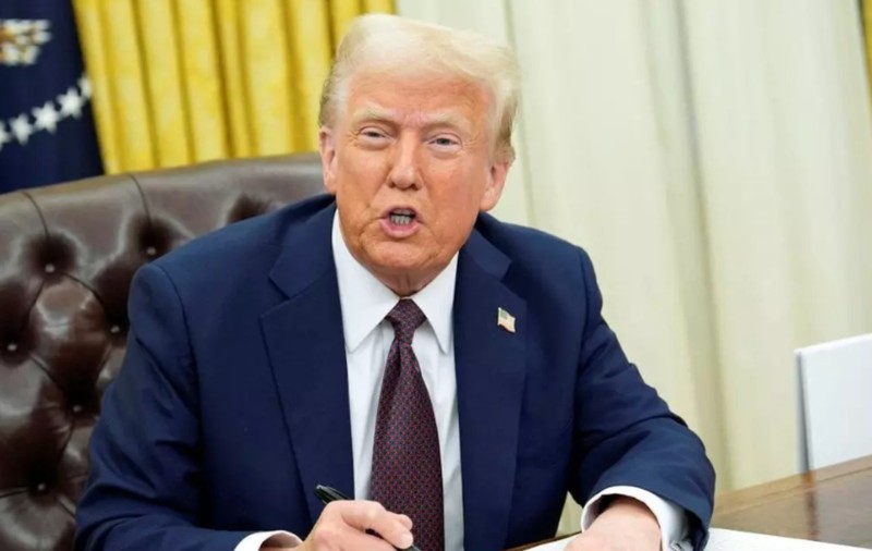 Donald Trump apără politica tarifelor sale vamale: „Vrem să producem tancuri, nu tricouri”