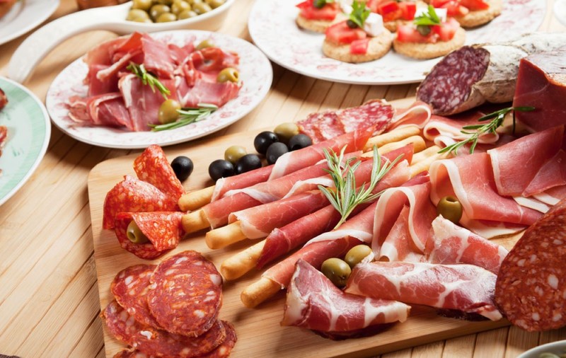 Mezeluri italiene explicate - ce sunt și cum sunt preparate