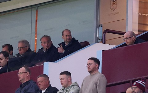 Cum a apărut prințul William în tribune la meciul dintre Aston Villa și Nottingham Forest. Unde a mers după fluierul final