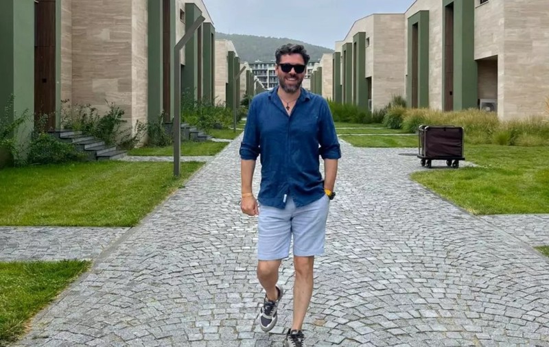 Alex Dima, imagine adorabilă cu bebelușul lui din vacanță. „Un fel de concediu, cu vreo 4-5 treziri pe noapte”